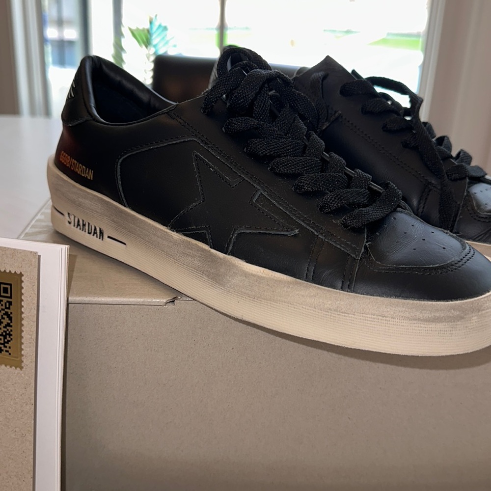 Golden Goose black Stardan size 37